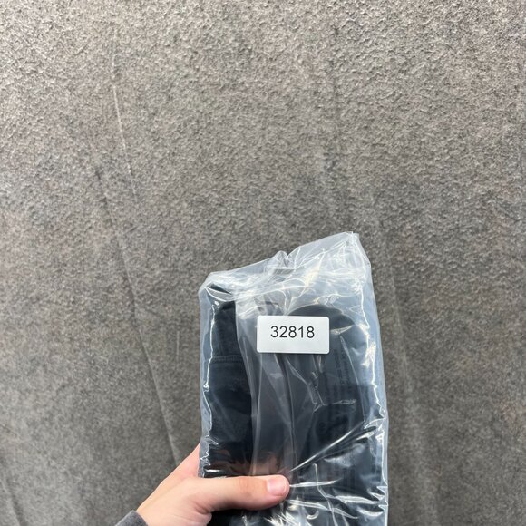 Vintage Nike Shirt Mens Small Black Crewneck Embroidered Logo Swoosh Center Y2K - Picture 11 of 11